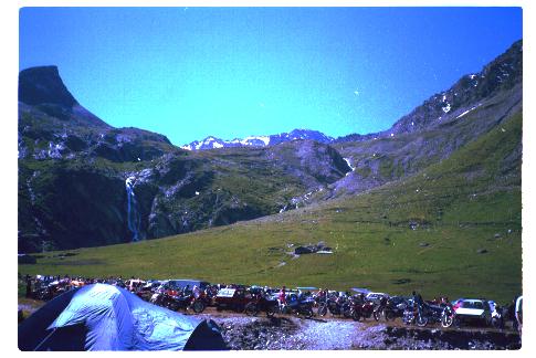 zeltplatz5.jpg (32498 Byte)